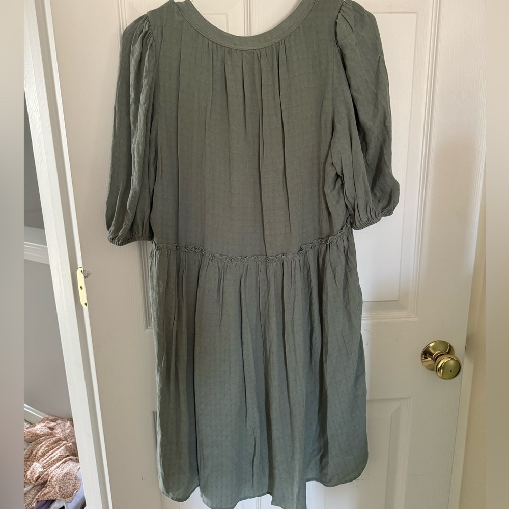 Elegant Green Midi Dress